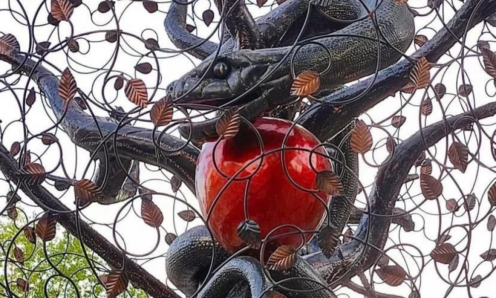 Ρωσία: Ένα "σατανικό" μνημείο φτιάχτηκε στο Κίροφ